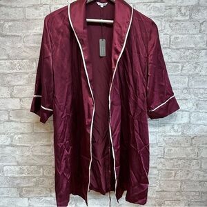 Myk SILK red robe women’s large sleepwear white trim soft luxurious‎ NWT